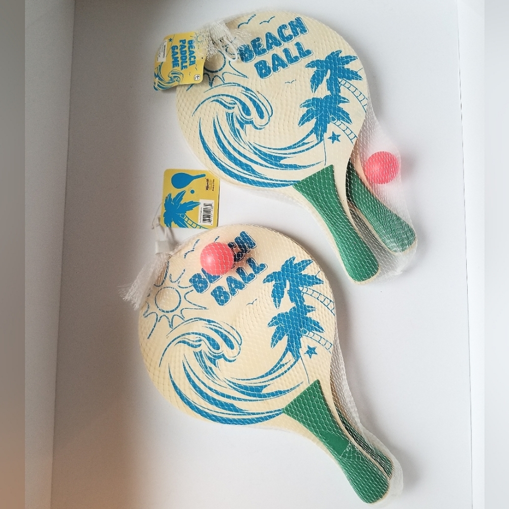 Beach paddle ball sets new
